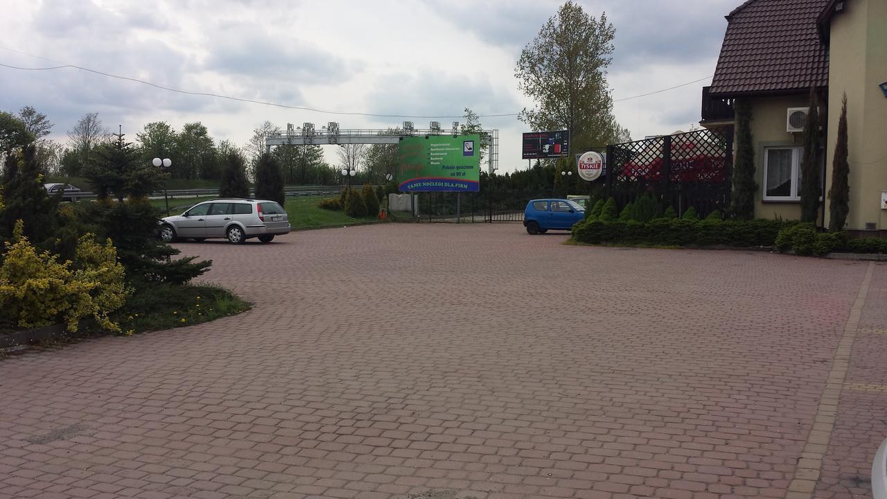 Zajazd Pasja Slawkow Exterior photo